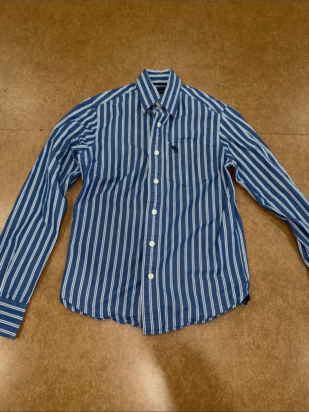 Abercrombie • Boys • Navy and White Vertical Stripe Button-Down Shirt • Medium